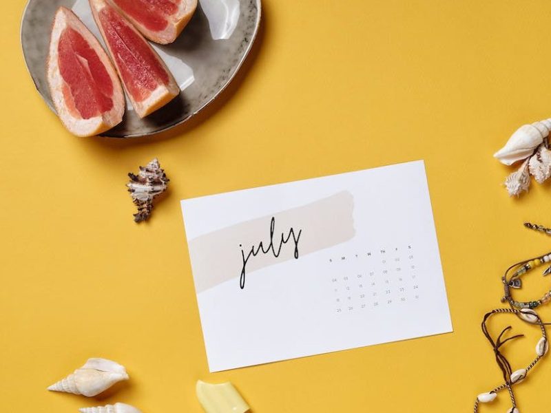 Jul, mesec poljubaca, čokolade, Rakova i&nbsp;sunca